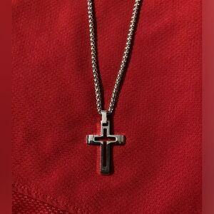 Nice! Great condition SS 20” chain and cross